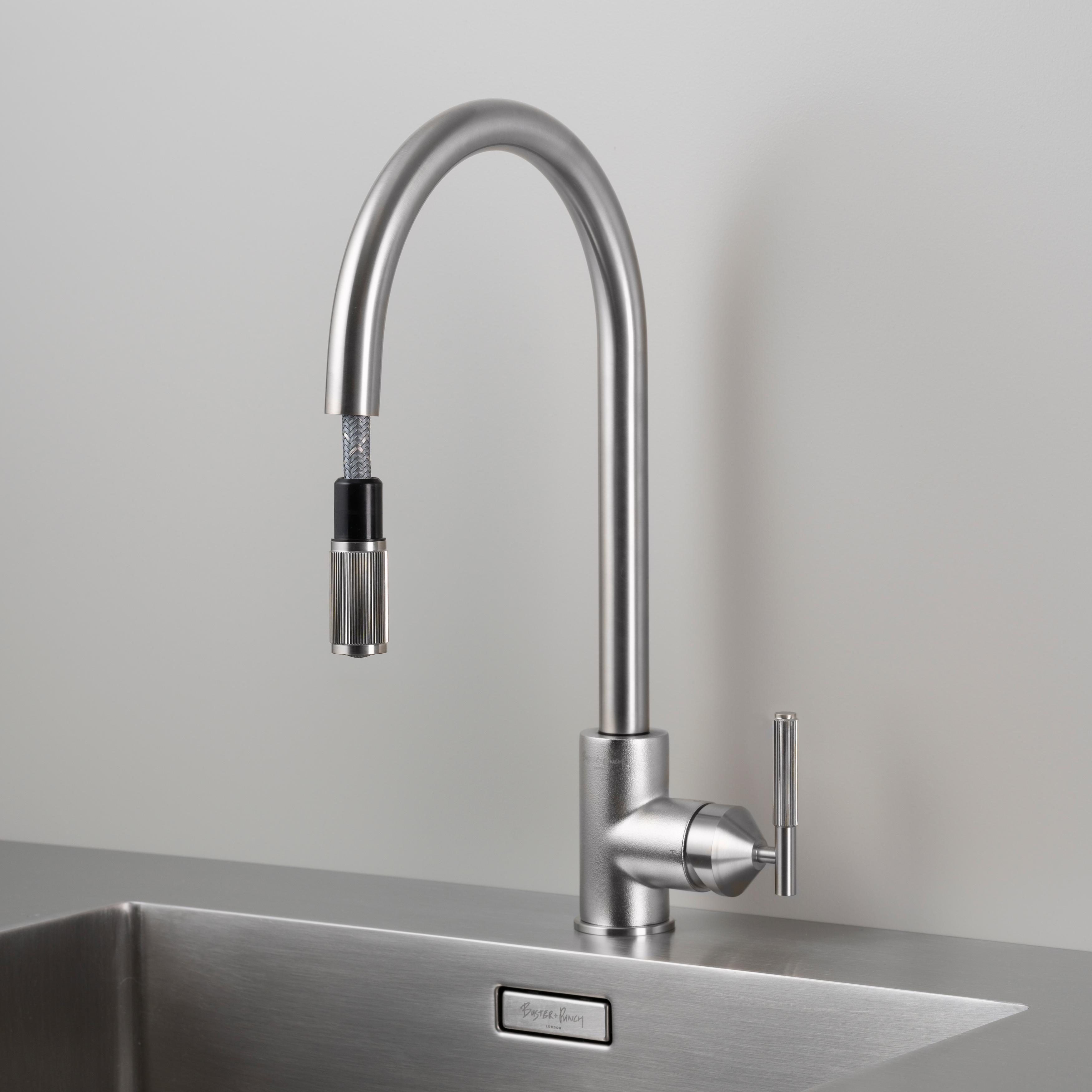 ARMATUR FÜR KÜCHE / MISCHER / LINEAR / AUSZIEHBAR / STEEL ARMATUR FÜR KÜCHE / MISCHER / LINEAR / AUSZIEHBAR / STEEL
