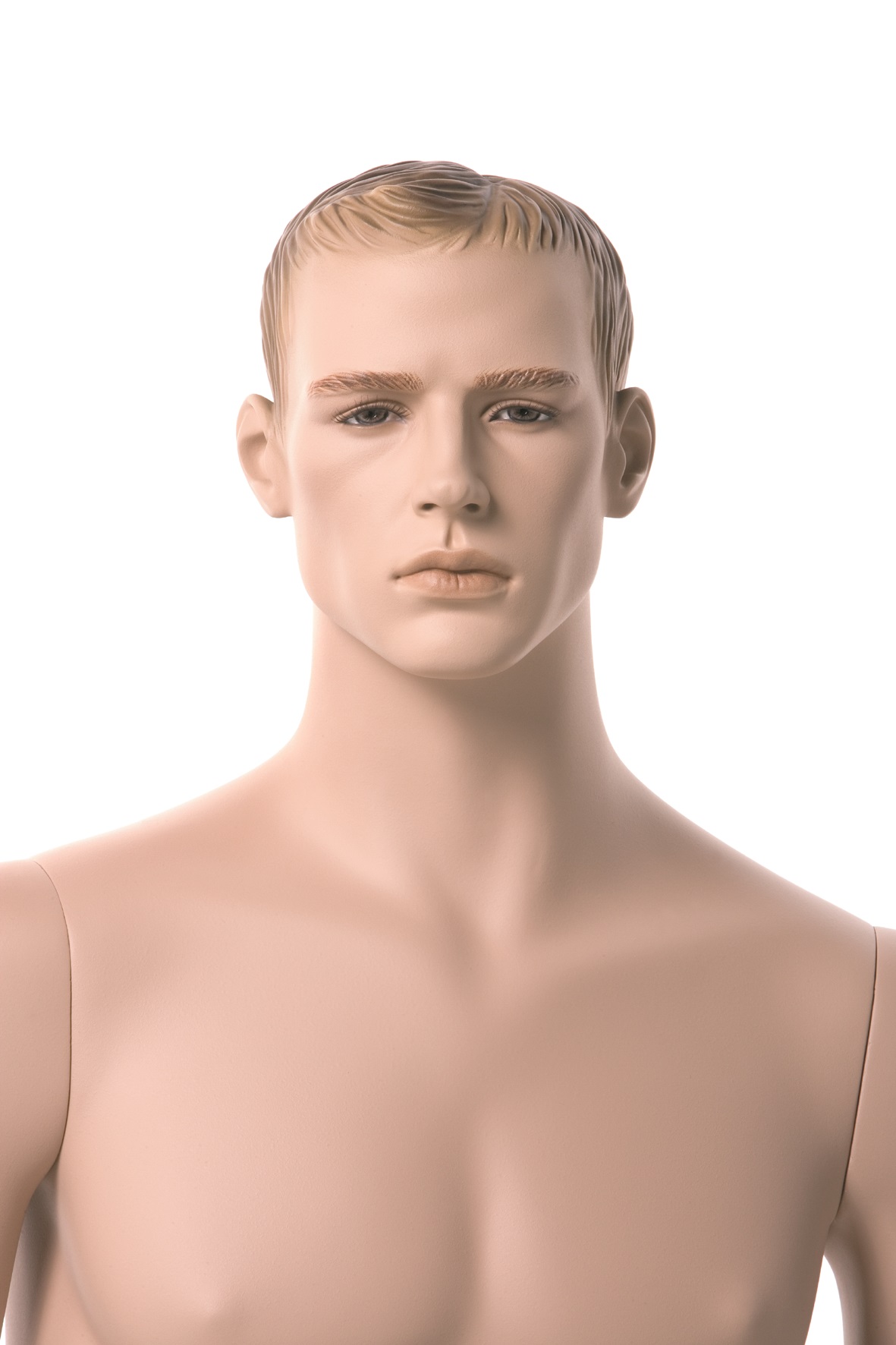 mir Make-up und skulpturierten Haaren